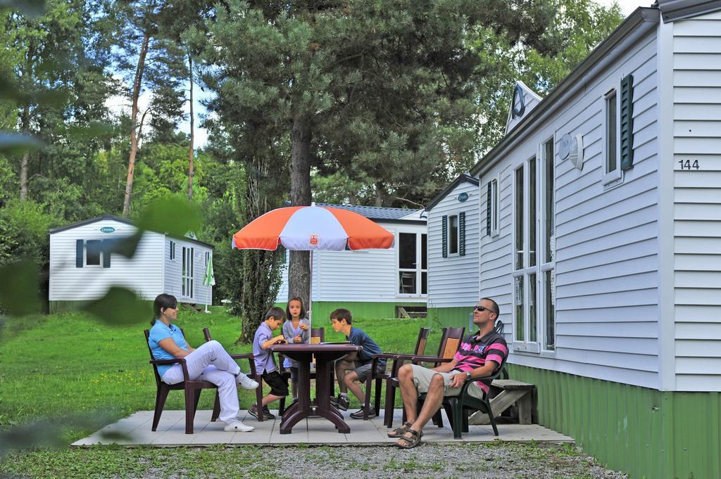Vvf Correze Pays D'Eygurande Hotel Buitenkant foto